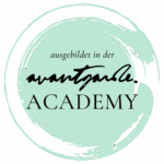 alt="Avantgarde Academy certified wedding planner badge"