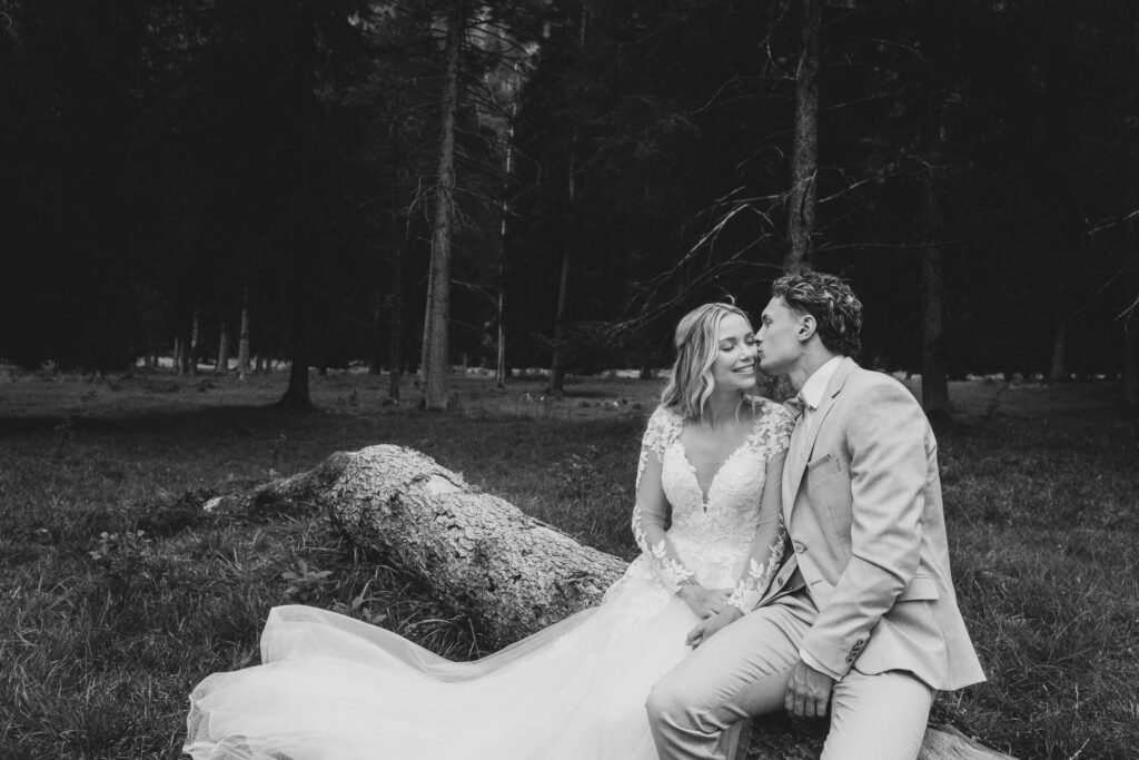 Videograf Hochzeit – romantisches Brautpaar-Shooting im Wald